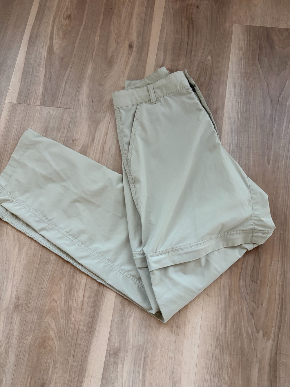 Ladies Royal Robbins zip-off hiking pants tan Size 4